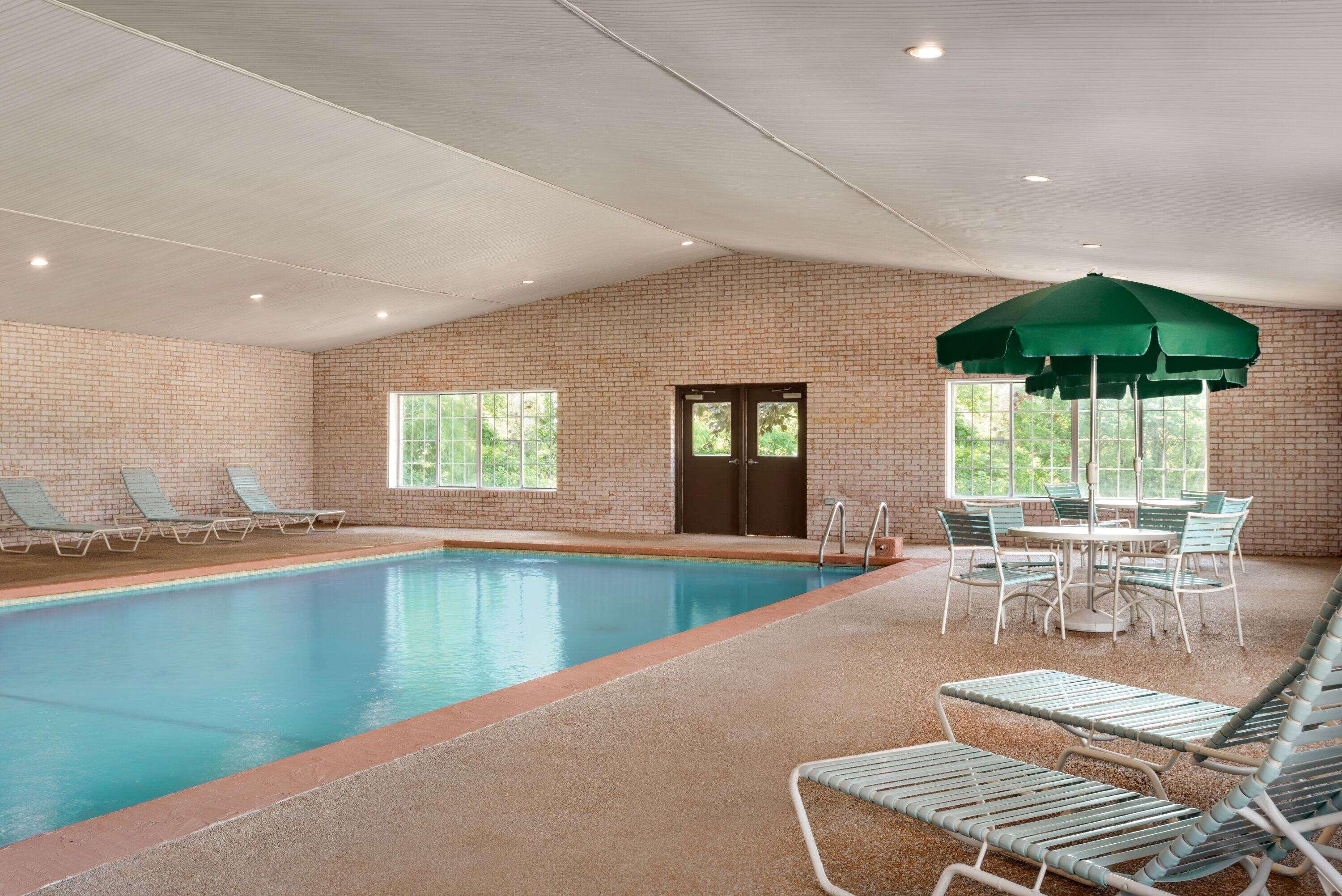 Days Inn By Wyndham Whitmore Lake Ann Arbor Brighton Exterior foto