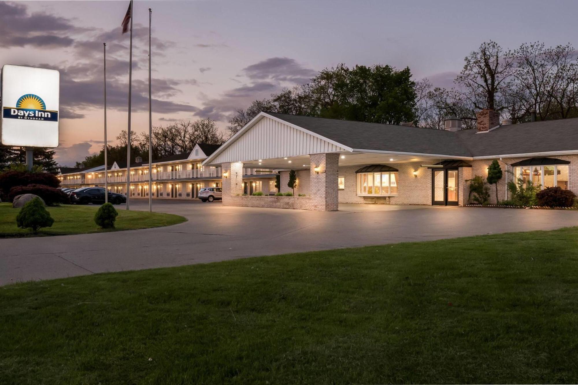 Days Inn By Wyndham Whitmore Lake Ann Arbor Brighton Exterior foto
